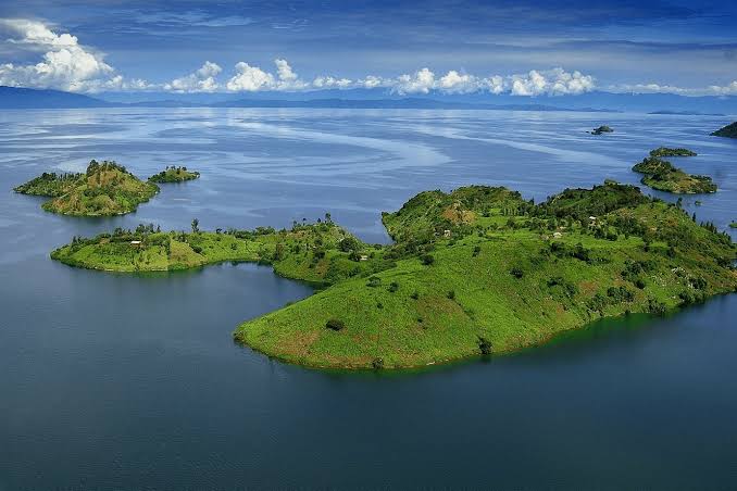 Twin Lakes Rwanda tour